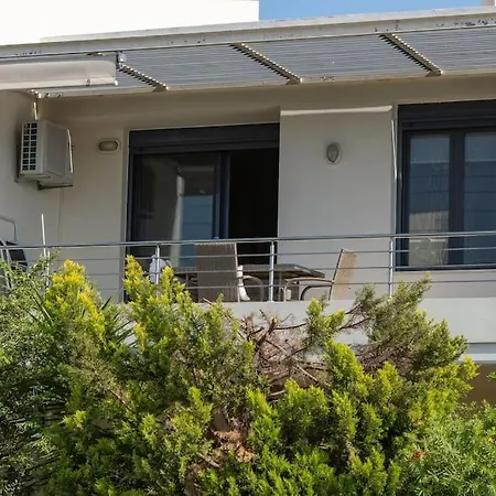 Maisonette With Exclusive Private Parking *