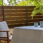 Maisonette With Exclusive Private Parking