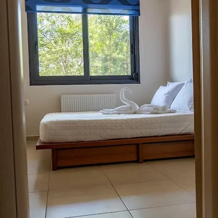 Maisonette With Exclusive Private Parking خانيا