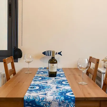 Maisonette With Exclusive Private Parking