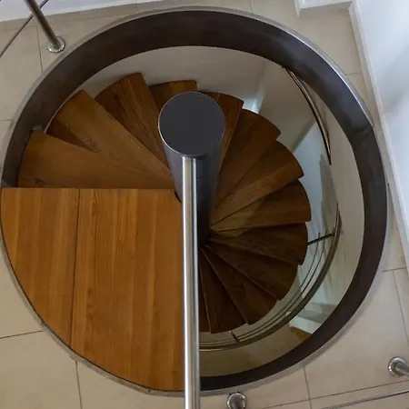 Maisonette With Exclusive Private Parking خانيا