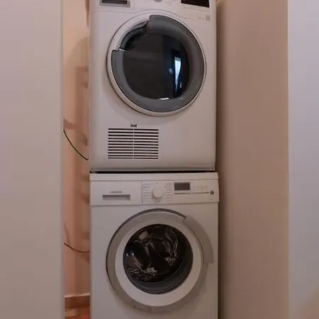 Maisonette With Exclusive Private Parking *