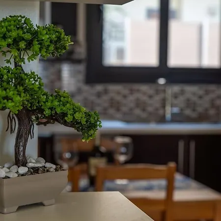 Maisonette With Exclusive Private Parking خانيا