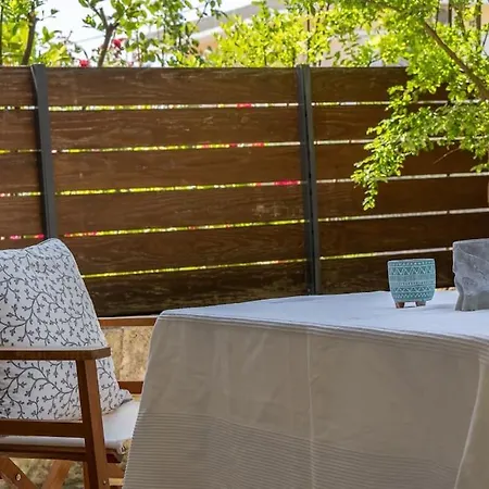 Maisonette With Exclusive Private Parking