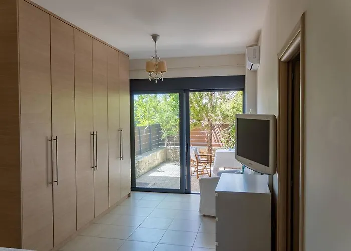 Maisonette With Exclusive Private Parking * La Canée